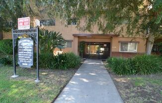 Gilmore Apts.. Beautiful Newly Remodeled Apartments...CALL NOW!