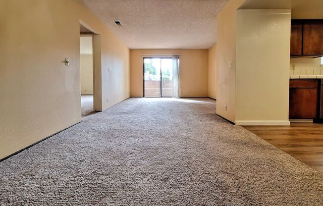 Spacious Second Floor 1bd Condo With Laundry In Unit, Pool, Balcony, & Carport!