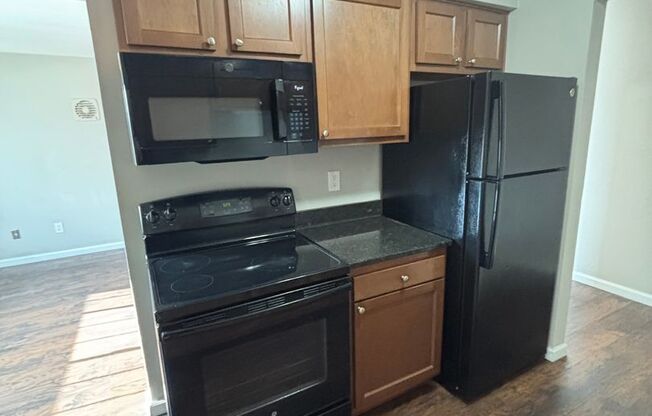 1 bed, 1 bath, 650 sqft, $995, Unit 23-203
