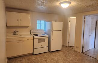 1 bed, 1 bath, 270 sqft, $800, Unit 610EHR