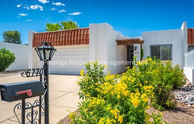 Beautiful Townhouse Overlooking The Golf Course !!!