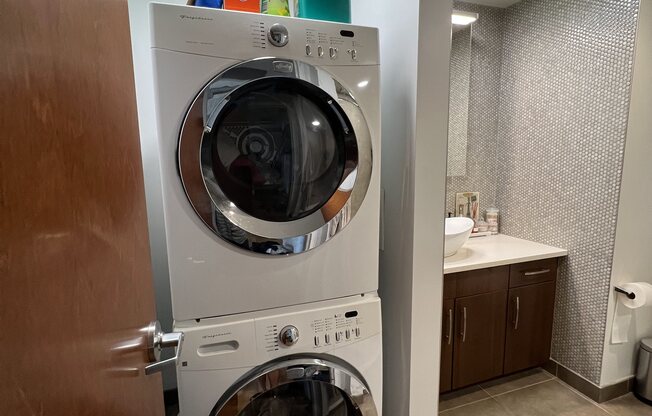 1 bed, 1 bath, 1,100 sqft, $4,200, Unit 307