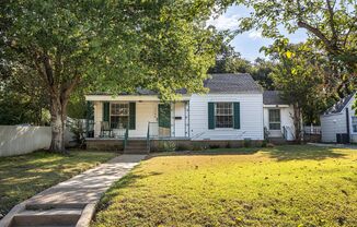 QUAINT FAMILY HOME IN OAKHURST