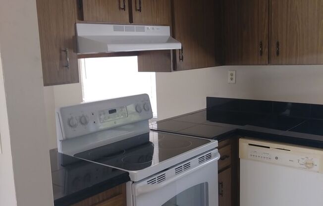 1 Bedroom 1.5 Bath Near Downtown Eustis - Move-in Costs reduced 30%