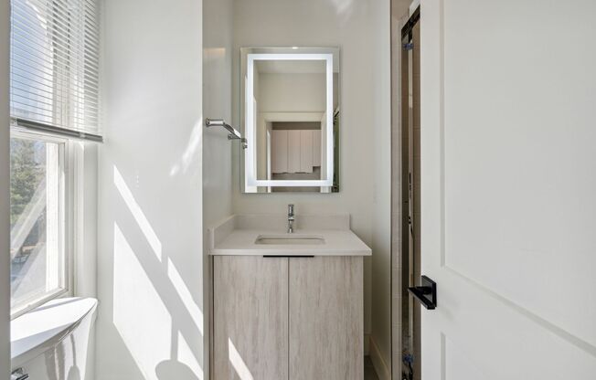 Studio, 1 bath, 400 sqft, $1,700, Unit 21