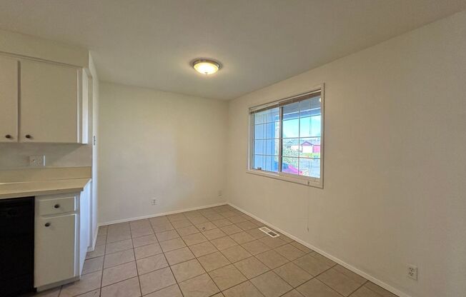 AVAILABLE NOW & ASK US ABOUT THE MOVE IN SPECIAL!! Incredible  3bd/1ba House with Fenced Backyard - Move in Ready!