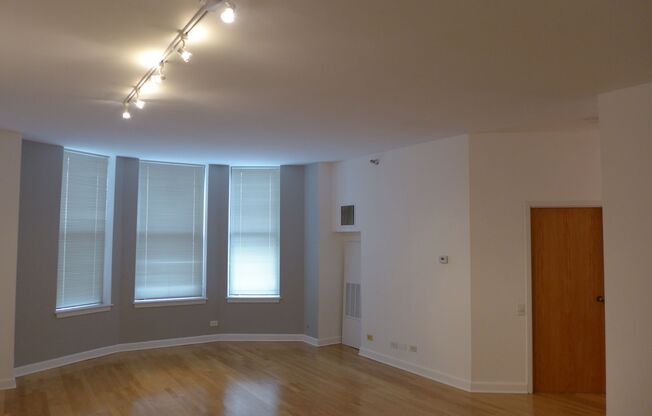 1 bed, 1 bath, 750 sqft, $2,050, Unit 07B