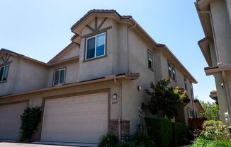 Spacious Townhome w/2 Car Garage in Gated Complex