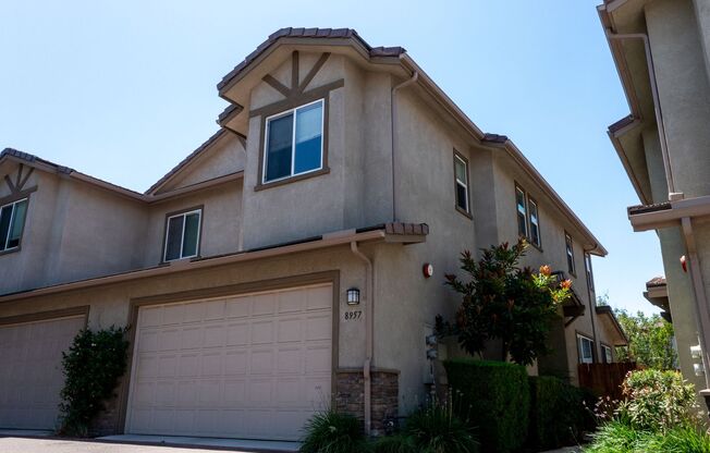 Spacious Townhome w/2 Car Garage in Gated Complex