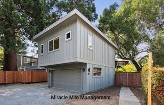 Light & Bright Fully Renovated 1 bedroom 1 bathroom.