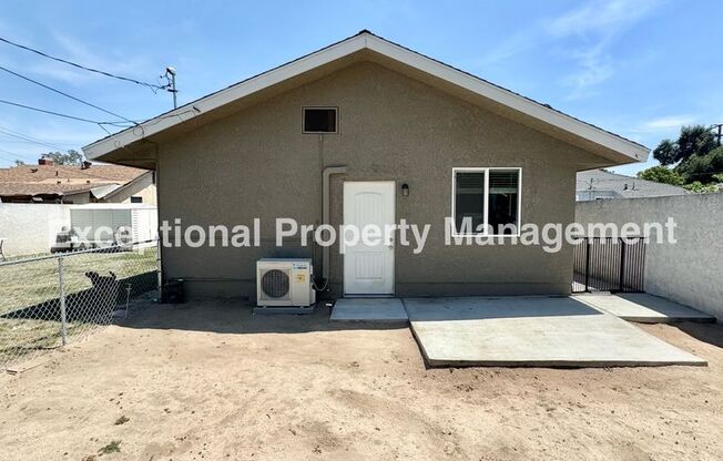 Great 2 bed 1 bath backhouse/ADU