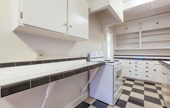 1 bed, 2 baths, 737 sqft, $1,500, Unit 101