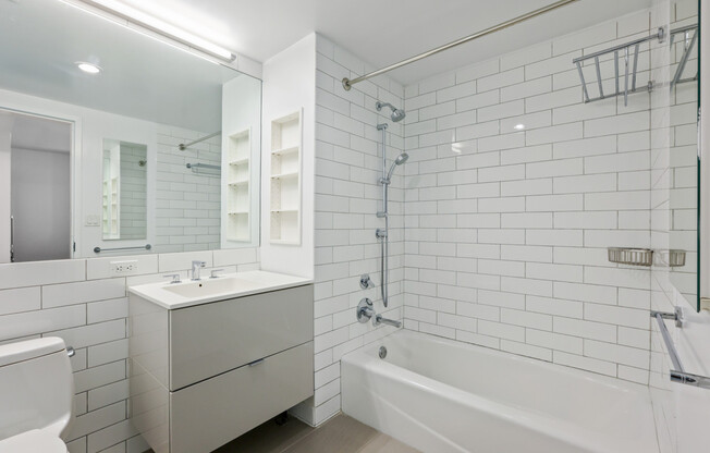 1 bed, 1 bath, $4,916, Unit 321