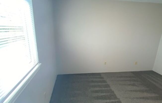 2 beds, 2 baths, 856 sqft, $869, Unit 2827-1817