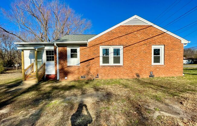 3 Bedroom 1 Bathroom Home Located In Greensboro