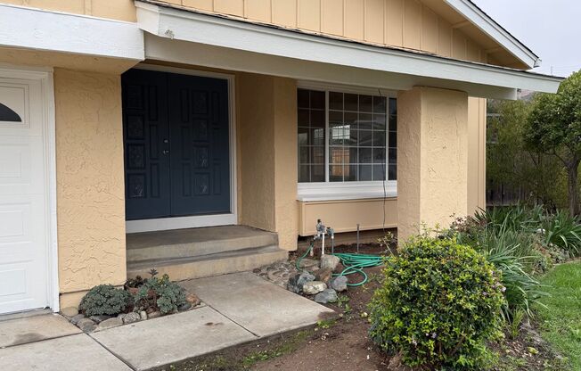 4BD/2.5BA - Spacious Santa Teresa Home with Large Landscaped Backyard