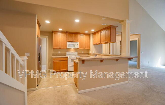 8019 NE 61 ST