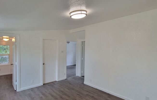 2 beds, 1 bath, $2,300