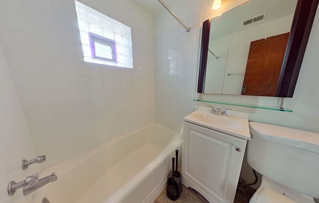 1 bed, 1 bath, 810 sqft, $2,400, Unit 1311 2A