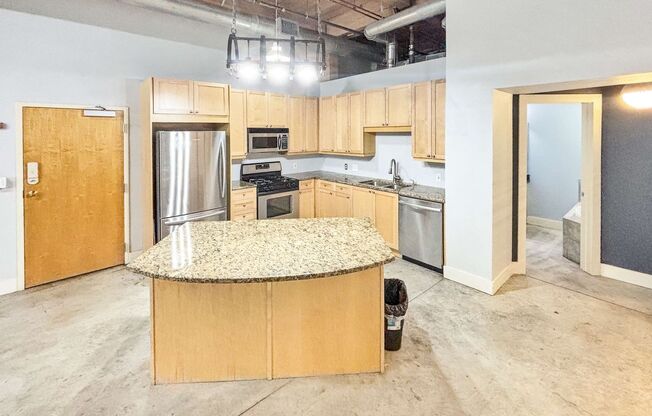 1 BD/ 1 BA Condo near Mercedes Benz Stadium!