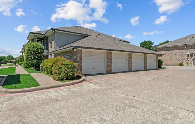 2 beds, 1.5 baths, $1,300, Unit 3108