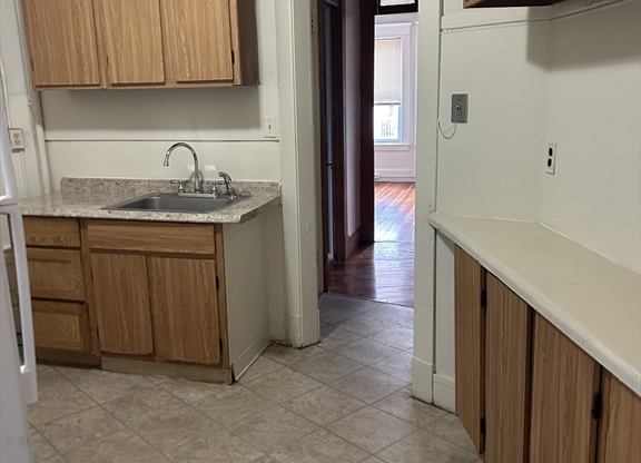 1 bed, 1 bath, 950 sqft, $1,250, Unit 2