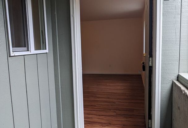 2 beds, 1 bath, 750 sqft, $1,425, Unit 26