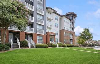 exterior view of Sorelle apartments in Lindbergh Atlanta