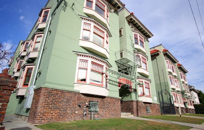 2p007 - 530-536 41st St. Oakland