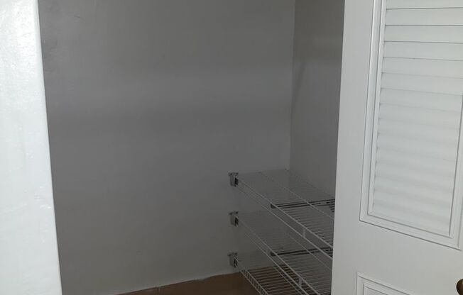 1 bed, 1 bath, 750 sqft, $1,700, Unit A05