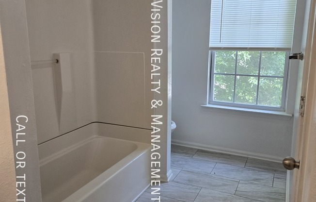 4447 RAVENWOOD DR