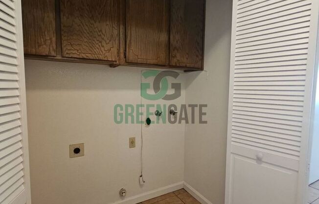3 beds, 2.5 baths, $2,299
