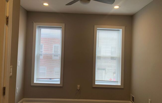 Beautiful 2 full bathroom (2)1/2 bathroom 2 bedroom townhouse in Baltimore City