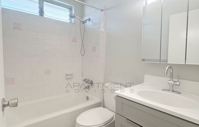 2 beds, 1 bath, $1,795, Unit #405