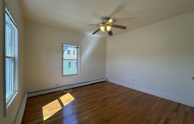 11 SNOW ST