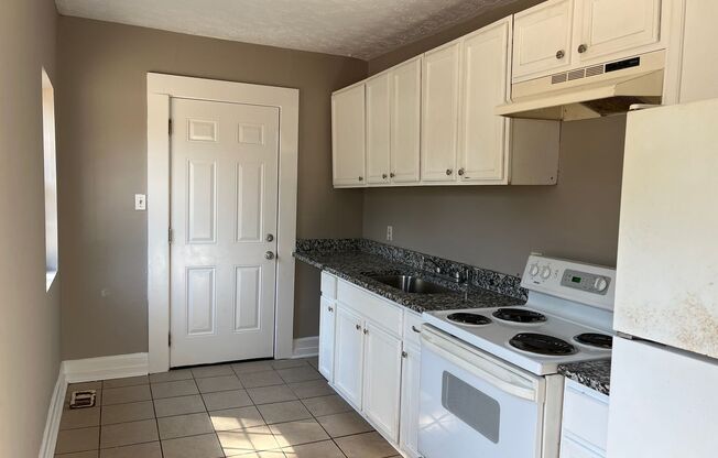 3 beds, 1 bath, $1,350