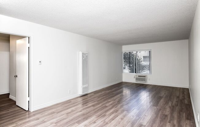 1 bed, 1 bath, 650 sqft, $1,850, Unit 114