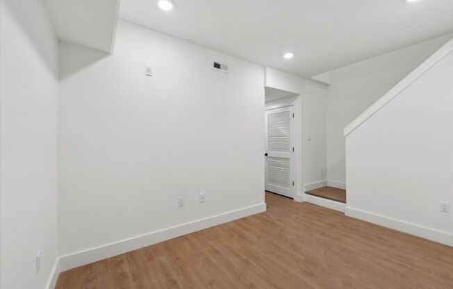 2 beds, 2 baths, 900 sqft, $1,422, Unit 101