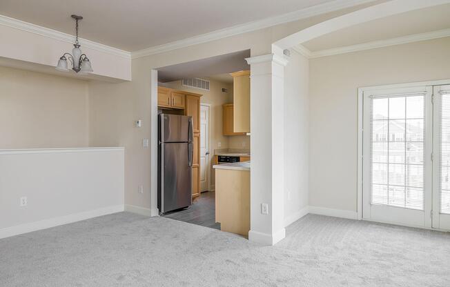 SPACIOUS DINING AREA