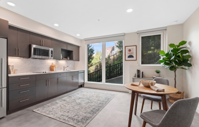 Studio, 1 bath, 348 sqft, $1,317, Unit 401