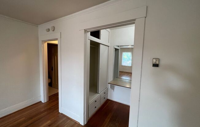 Studio, 1 bath, 360 sqft, $1,295, Unit 109