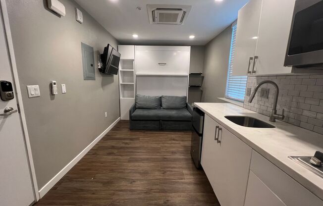 Studio, 1 bath, 188 sqft, $1,875, Unit 435-206