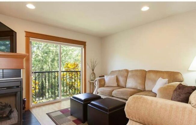 3 beds, 3.5 baths, $4,495