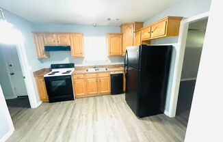 3 beds, 2 baths, $1,300