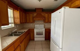 3 beds, 2 baths, $1,280