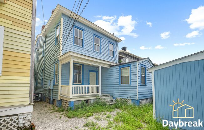 112 E Anderson