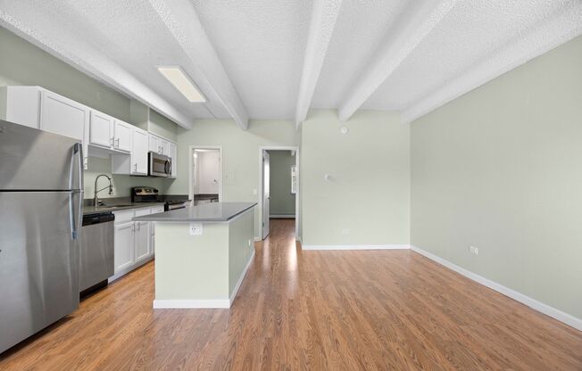 1 bed, 1 bath, $1,550