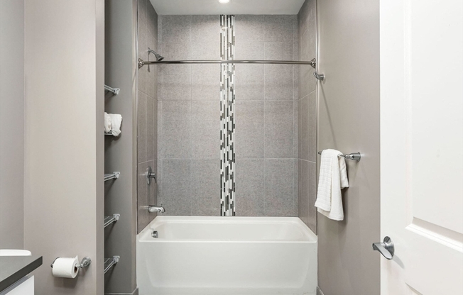 Studio, 1 bath, 387 sqft, $2,400, Unit 608