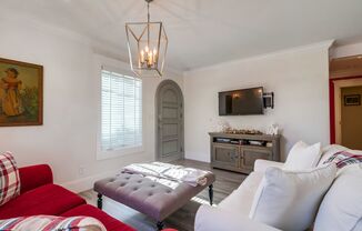 2 beds, 1 bath, $4,900, Unit UNIT B
