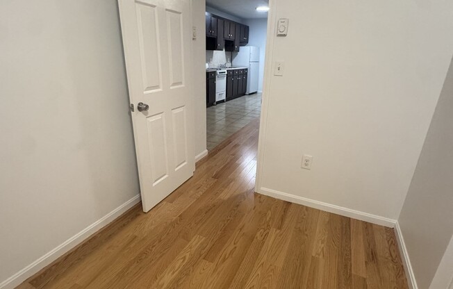 1 bed, 5.5 baths, 750 sqft, $2,100, Unit 1